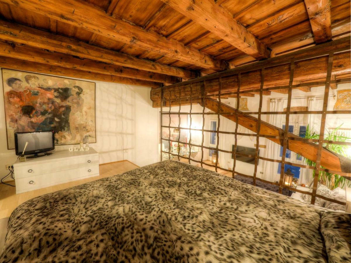 ヴェローナCasa Archi - Vista Sul Fiumeアパートメント エクステリア 写真