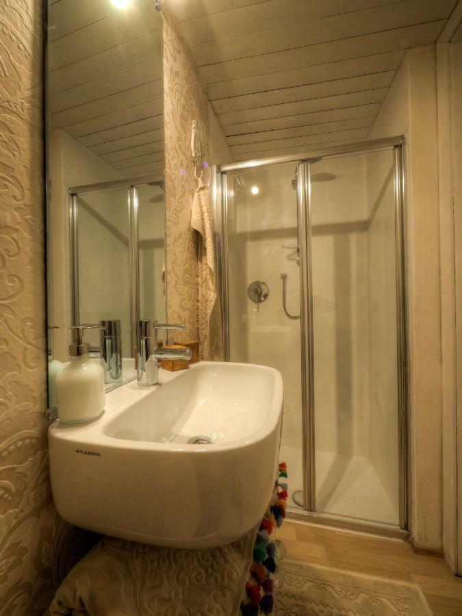 ヴェローナCasa Archi - Vista Sul Fiumeアパートメント エクステリア 写真