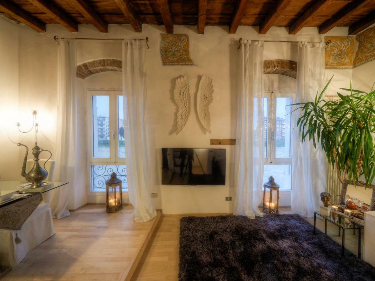 ヴェローナCasa Archi - Vista Sul Fiumeアパートメント エクステリア 写真